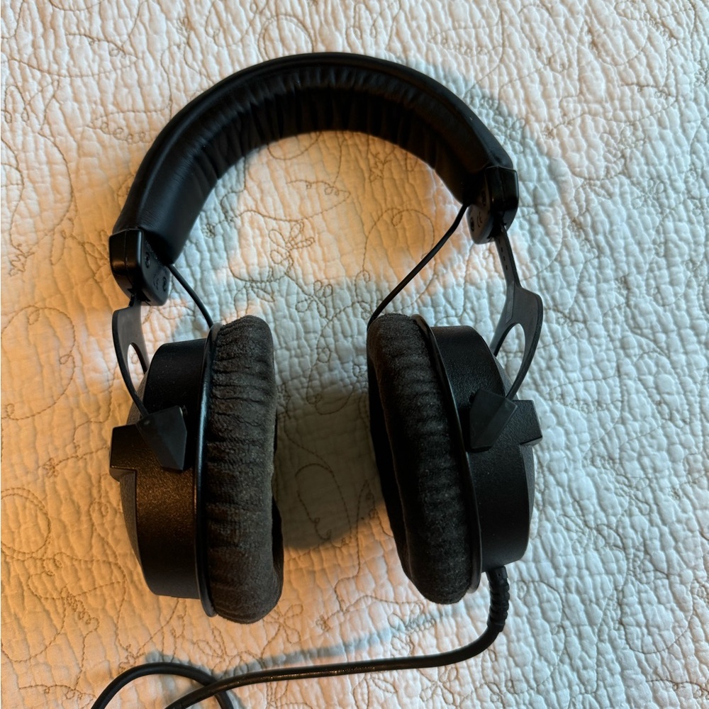 Beyerdynamic DT 770 PRO Studio Headphones